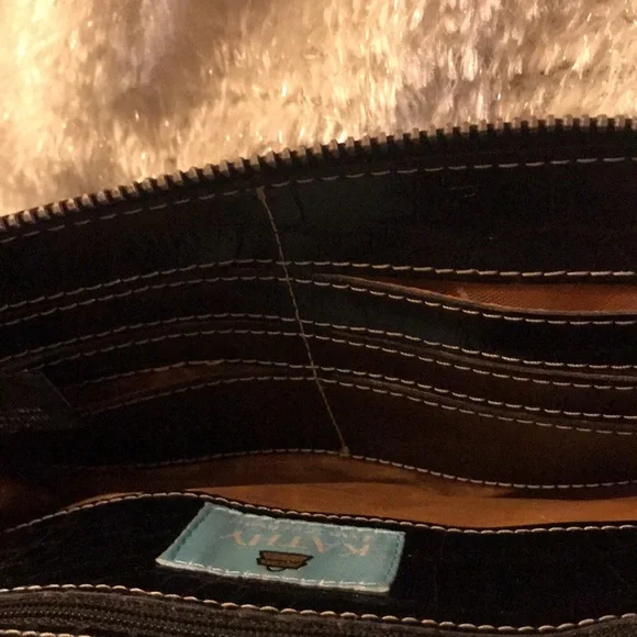 Kathy Van Zeeland …Sling Wallet - Picture 5 of 5